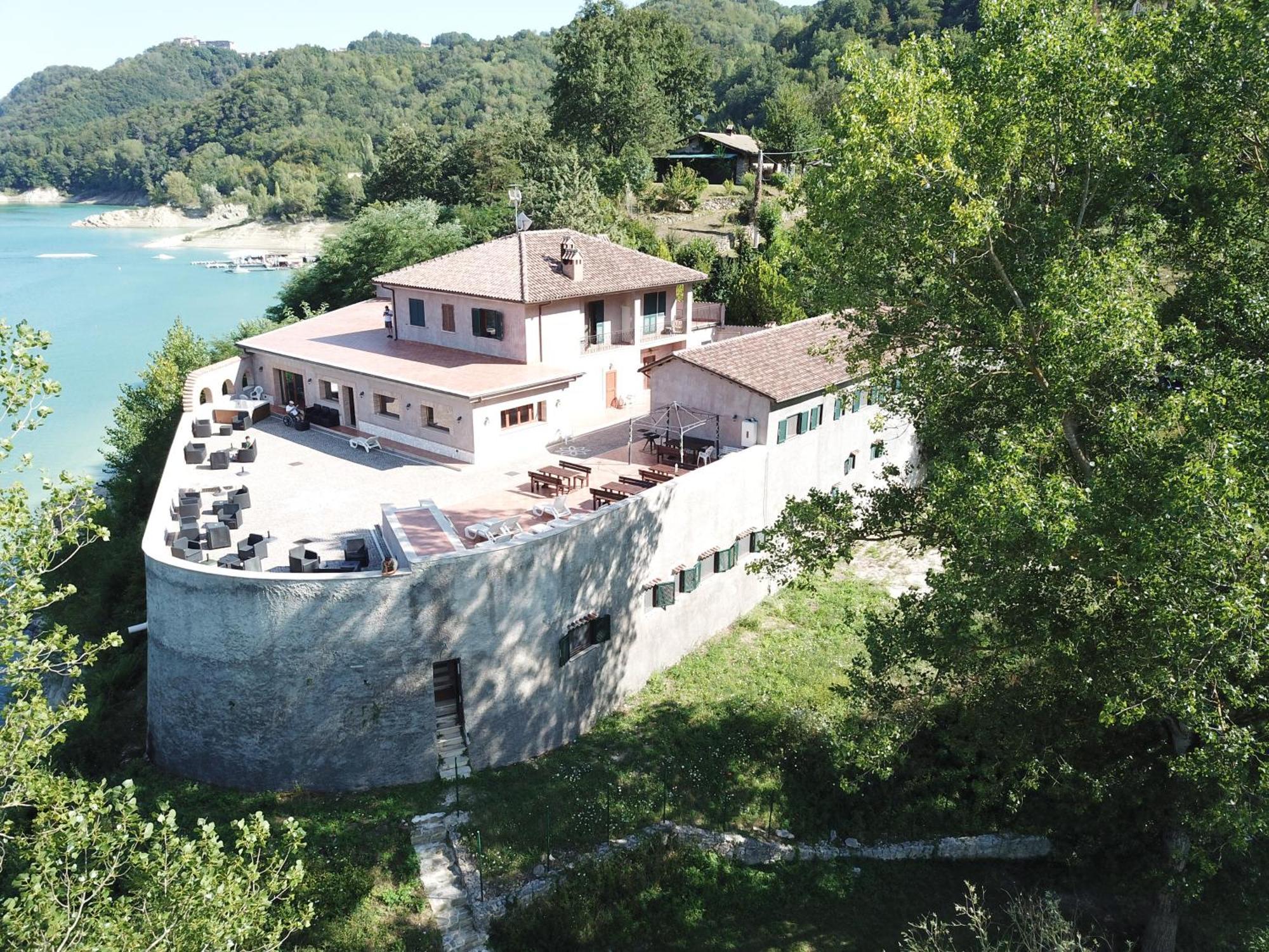 Varco Sabino Agriturismo Incantesimo Del Lago Salto מראה חיצוני תמונה
